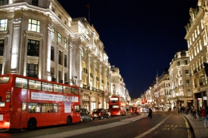 ロンドンの夜景を2階建てバスでめぐる 市内観光ナイトツアー
